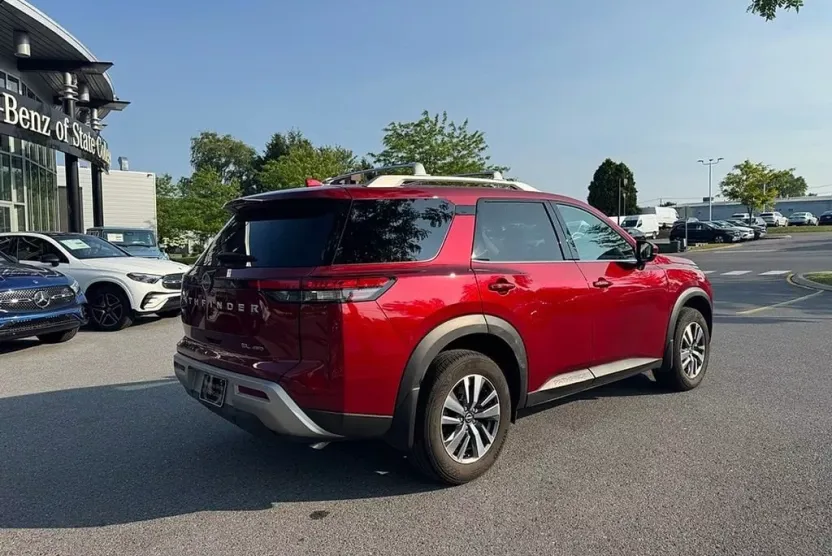 2024 Nissan Pathfinder SL photo 1
