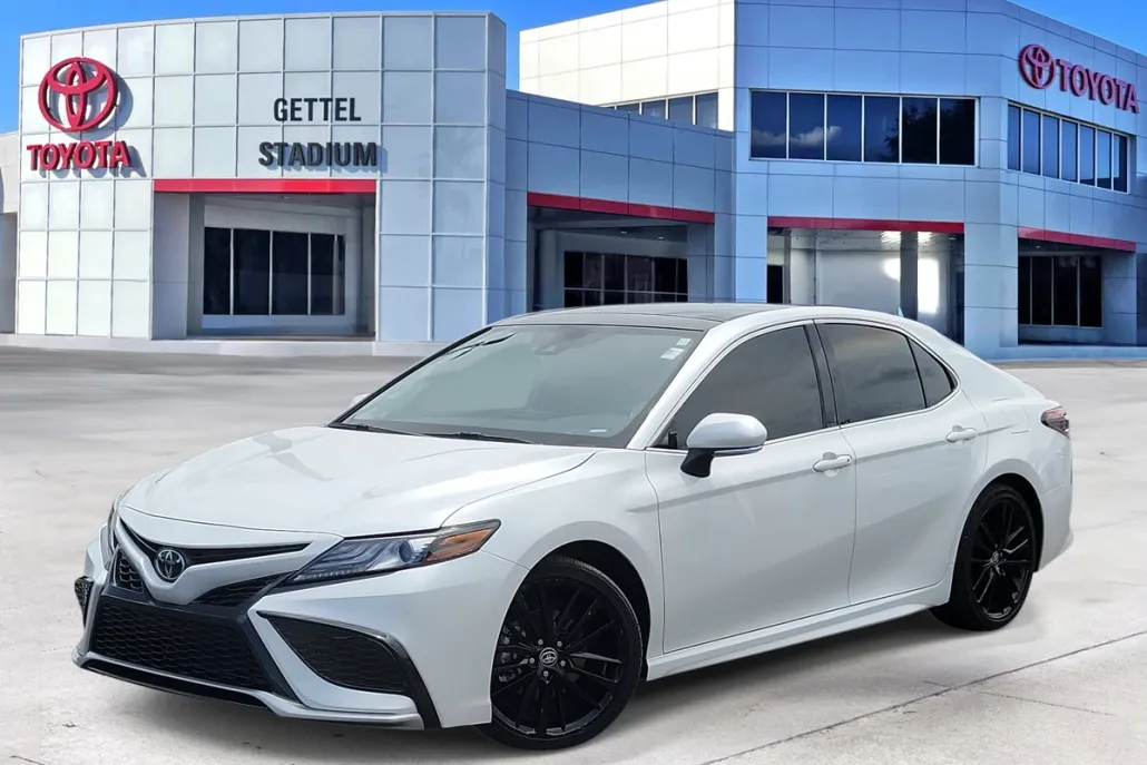 2023 Toyota Camry XSE photo 1