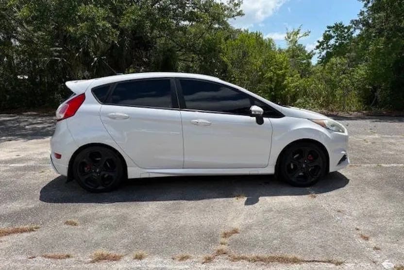 2016 Ford Fiesta ST photo 1