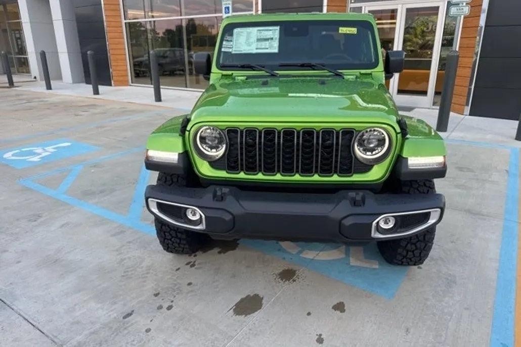 2025 Jeep Gladiator Sport photo 1