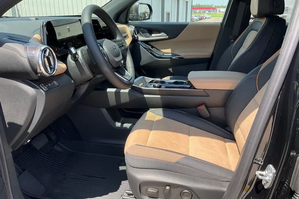 2026 Chevrolet Equinox ACTIV photo 1