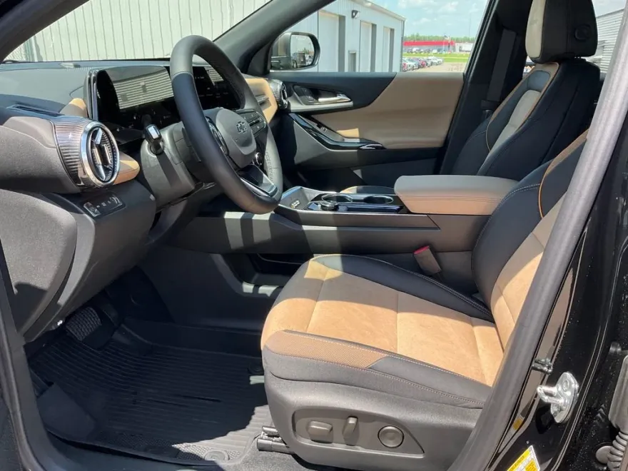 2026 Chevrolet Equinox ACTIV photo 1