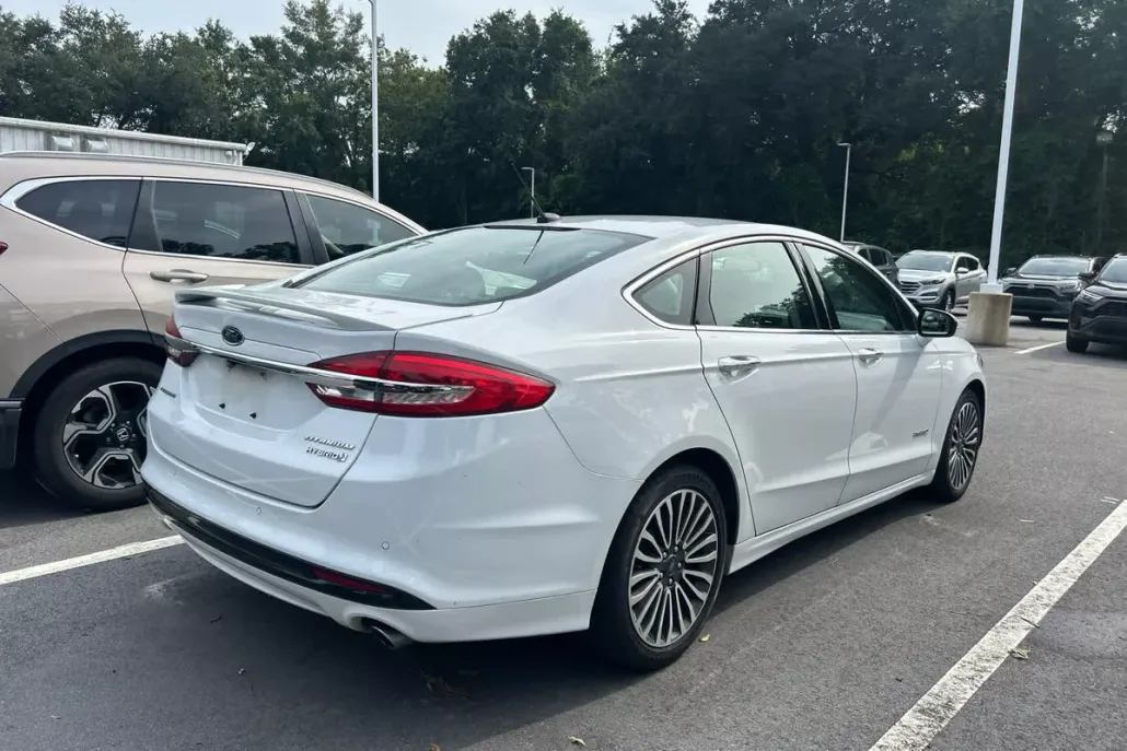 2018 Ford Fusion Hybrid Titanium photo 1