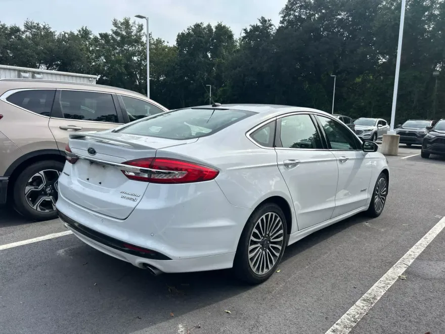 2018 Ford Fusion Hybrid Titanium photo 1