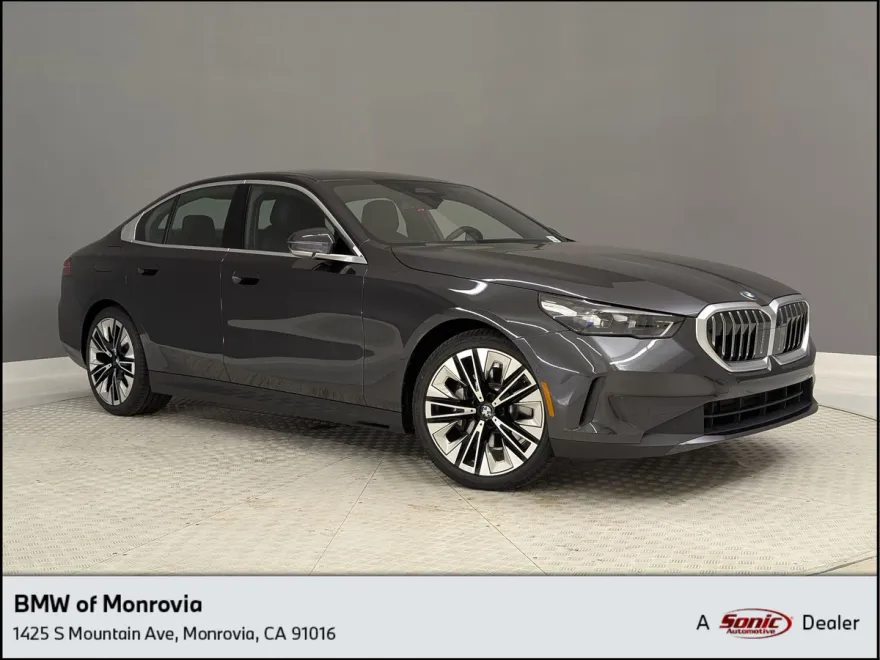 2026 Bmw 530i Sedan photo 1