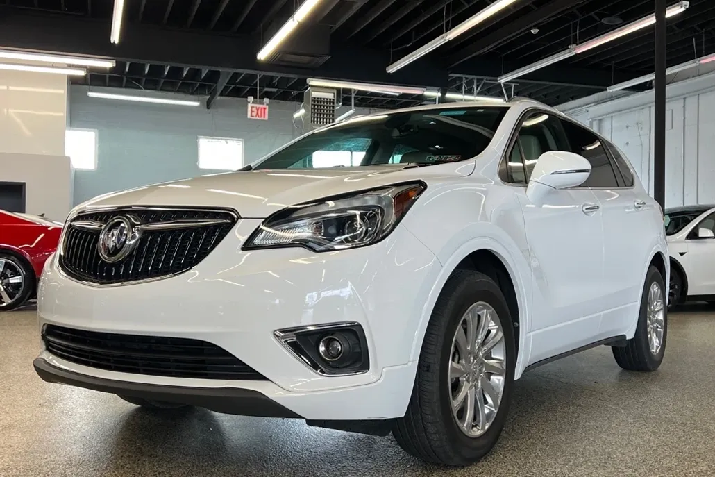 2019 Buick Envision Essence photo 1