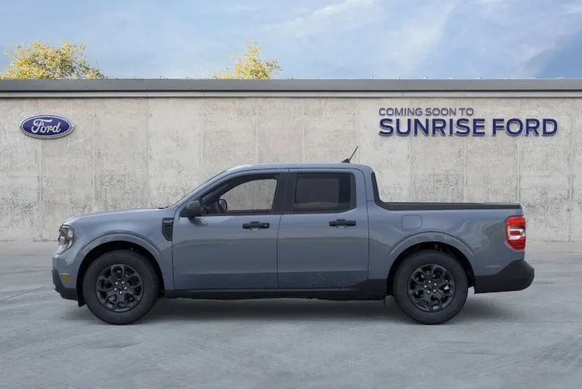 2025 Ford Maverick XLT photo 1