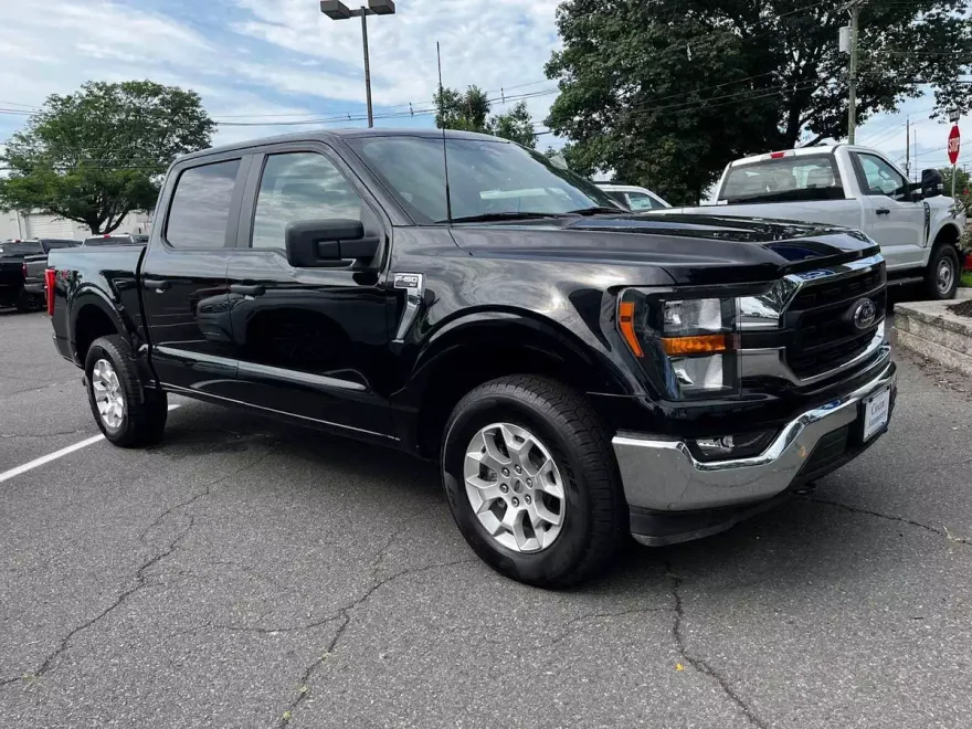 2023 Ford F-150 XLT photo 1