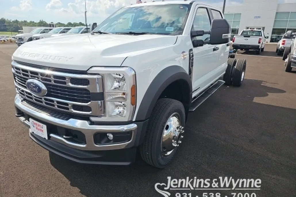 2025 Ford F-450 photo 1