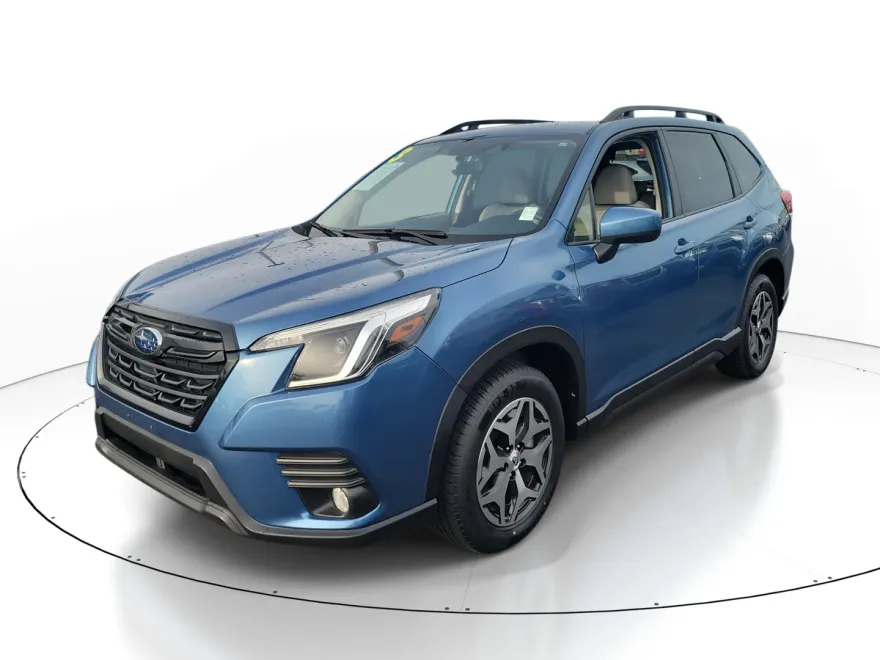 2023 Subaru Forester Premium photo 1