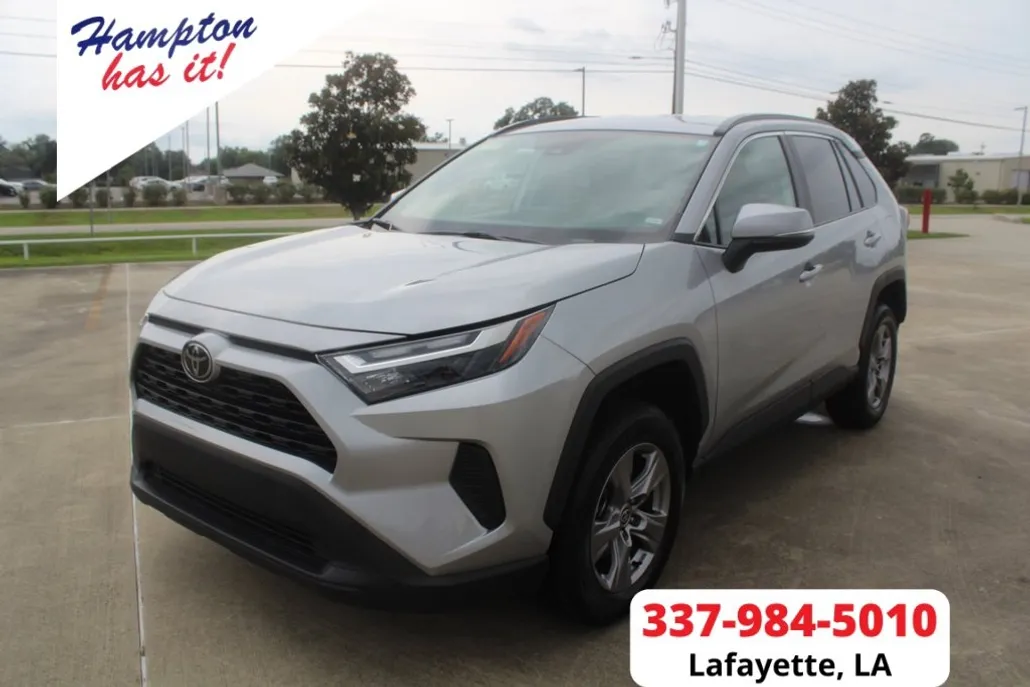 2024 Toyota RAV4 XLE photo 1