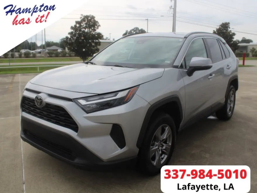2024 Toyota RAV4 XLE photo 1