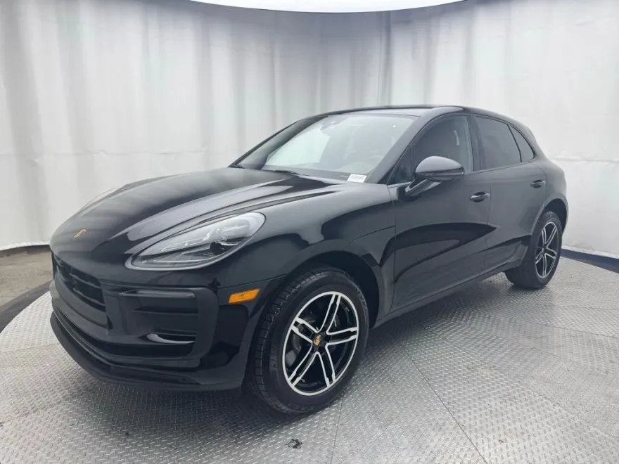 2025 Porsche Macan Base photo 1