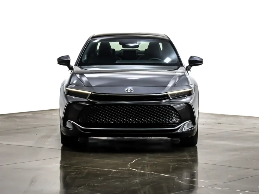 2024 Toyota Crown Limited photo 1