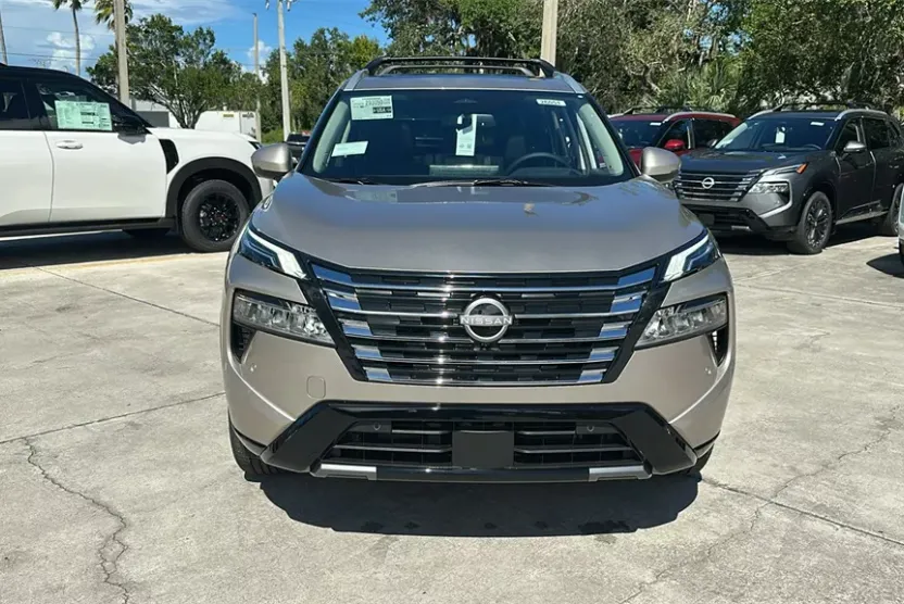 2026 Nissan Rogue Platinum photo 1
