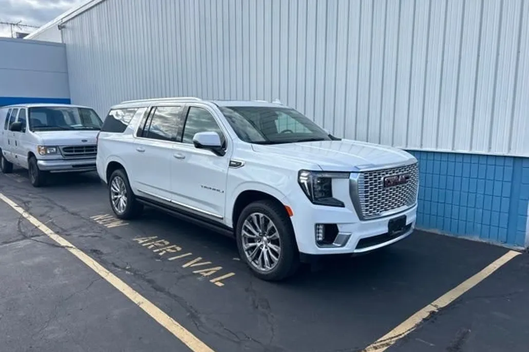 2022 Gmc Yukon XL Denali photo 1