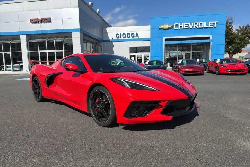 2023 Chevrolet Corvette Stingray 2LT photo 1