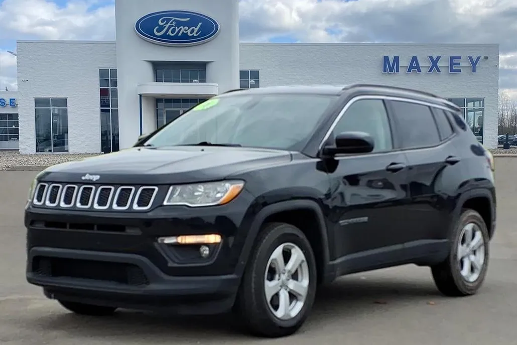 2018 Jeep Compass Latitude photo 1