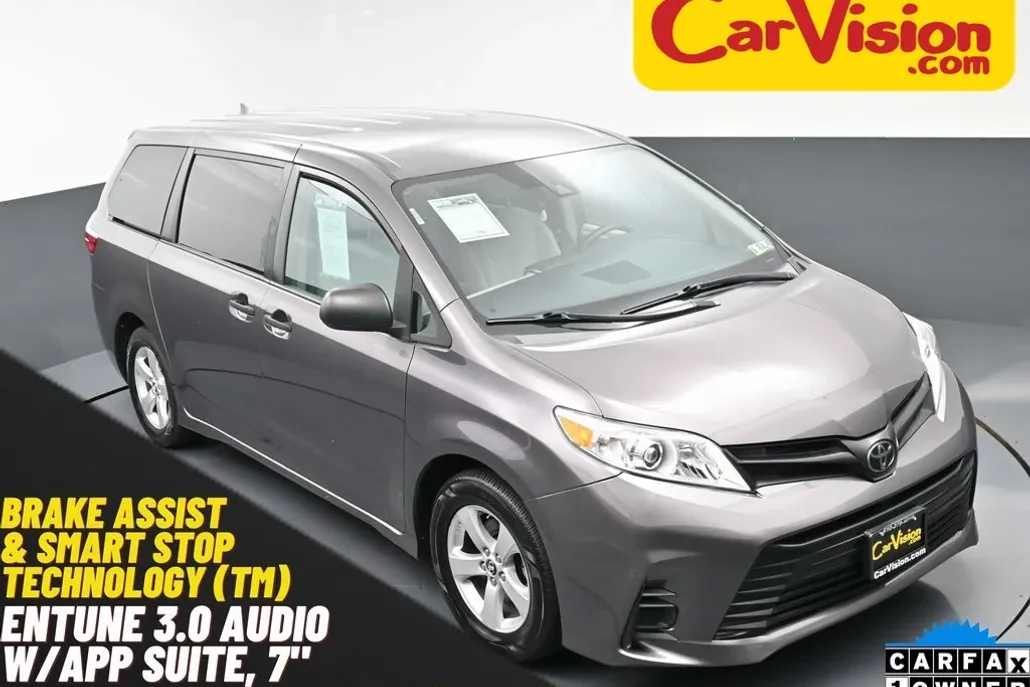 2019 Toyota Sienna L photo 1