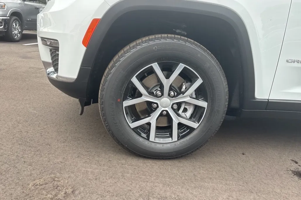 2025 Jeep Grand Cherokee Limited photo 1