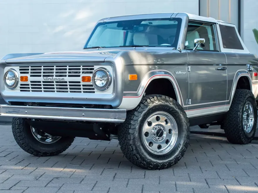2025 Ford Bronco Badlands photo 1