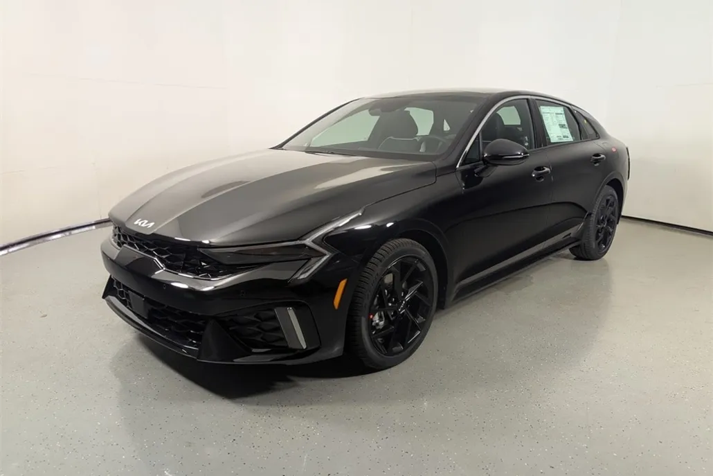 2026 Kia K5 GT-Line photo 1