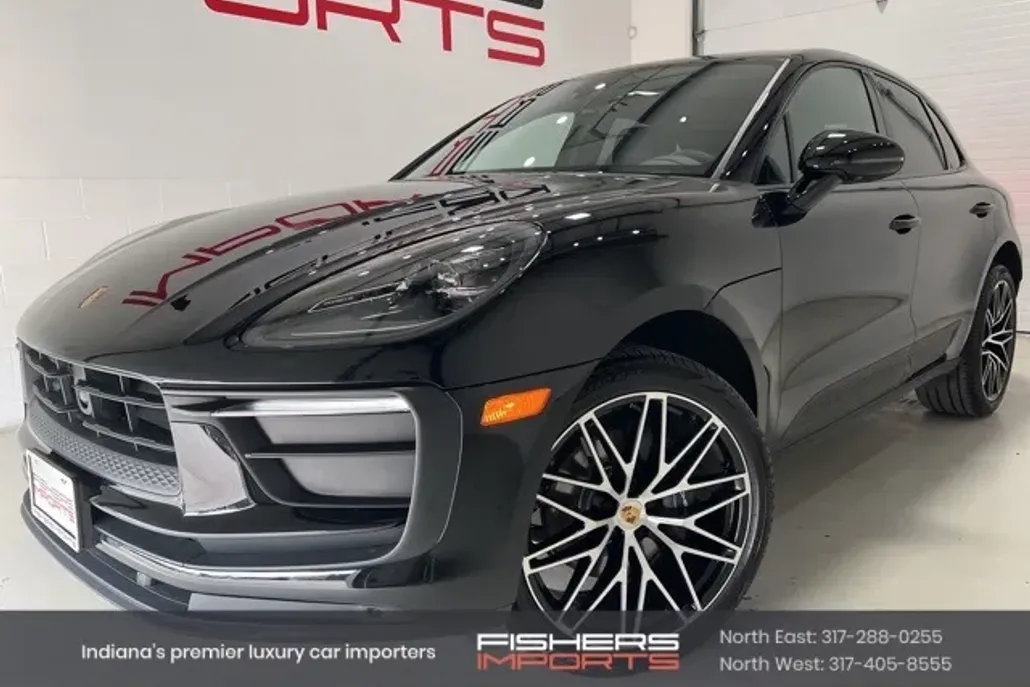 2025 Porsche Macan T photo 1