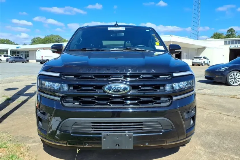 2024 Ford Expedition MAX Limited photo 1