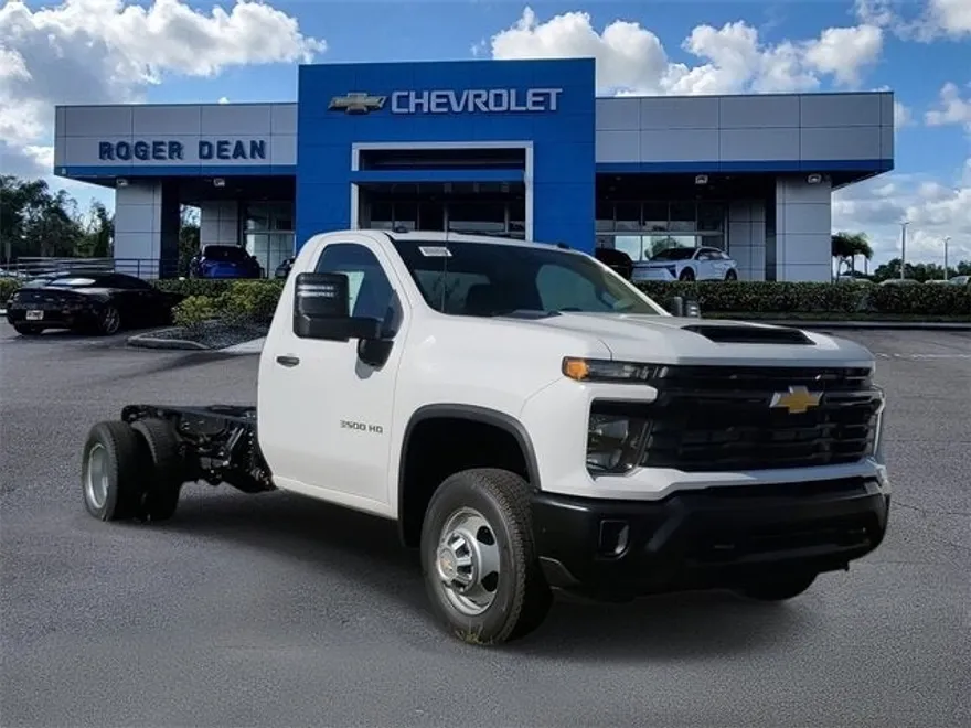 2025 Chevrolet Silverado 3500HD Work Truck photo 1