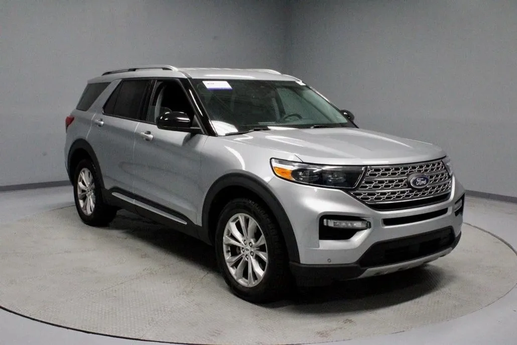 2024 Ford Explorer Limited photo 1