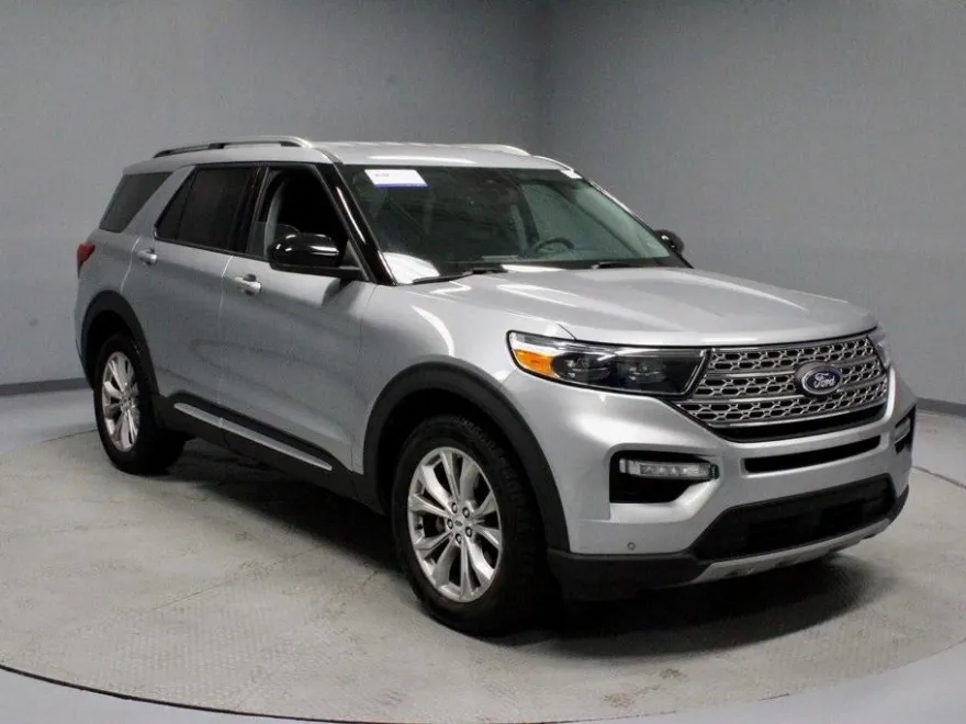 2024 Ford Explorer Limited photo 1