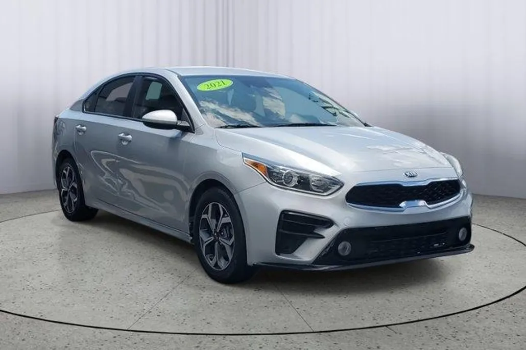 2021 Kia Forte LXS photo 1