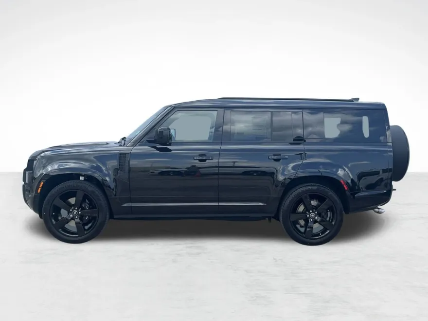 2025 Land Rover Defender 130 V8 photo 1