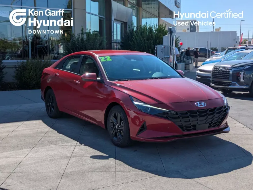 2022 Hyundai Elantra SEL Convenience photo 1