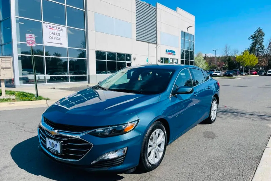 2024 Chevrolet Malibu 1LT photo 1