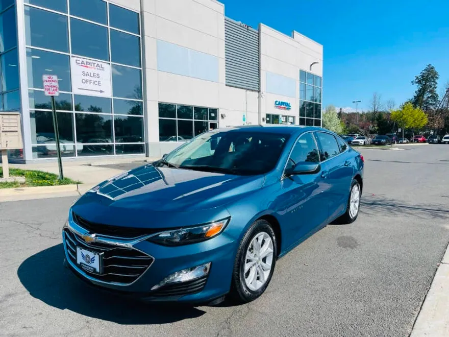 2024 Chevrolet Malibu 1LT photo 1