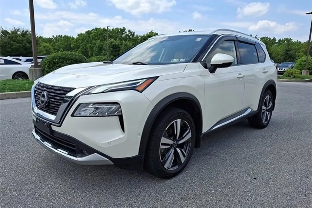 2022 Nissan Rogue Platinum photo 1