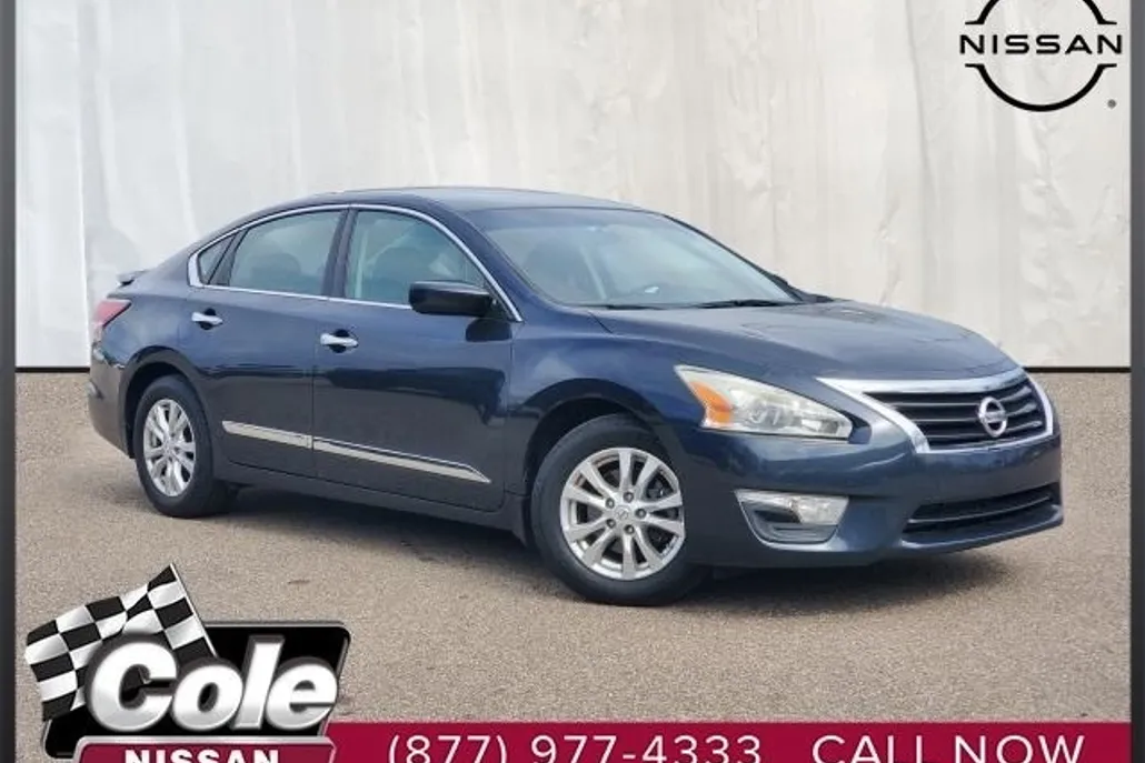 2015 Nissan Altima 2.5 S photo 1