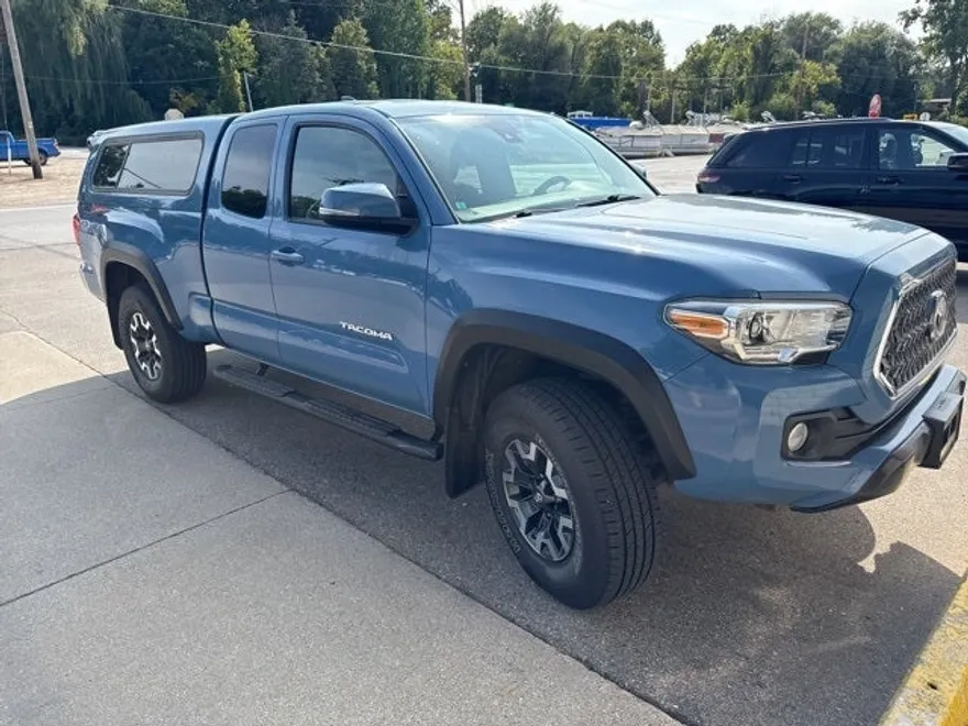 2019 Toyota Tacoma TRD Sport photo 1