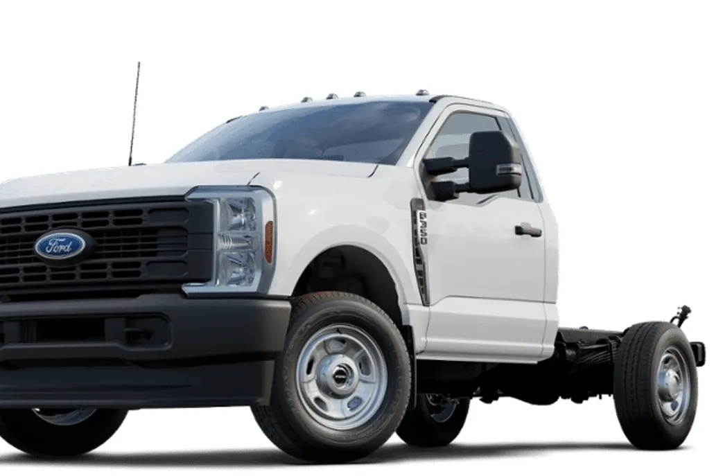 2025 Ford F-350 XL photo 1