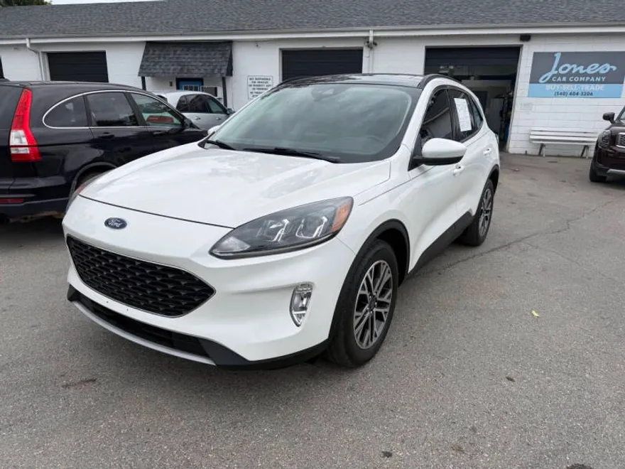 2020 Ford Escape SEL photo 1