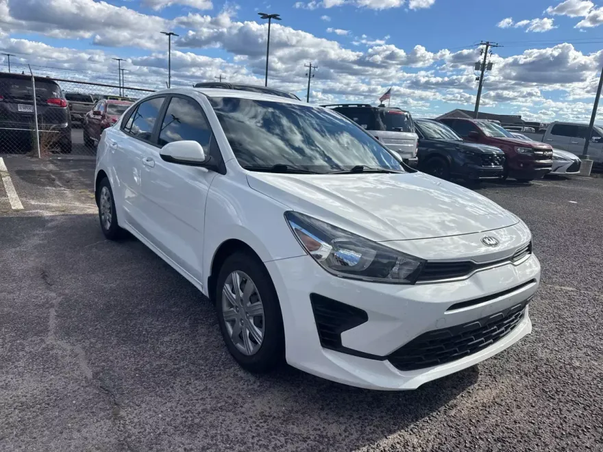 2021 Kia Rio S photo 1