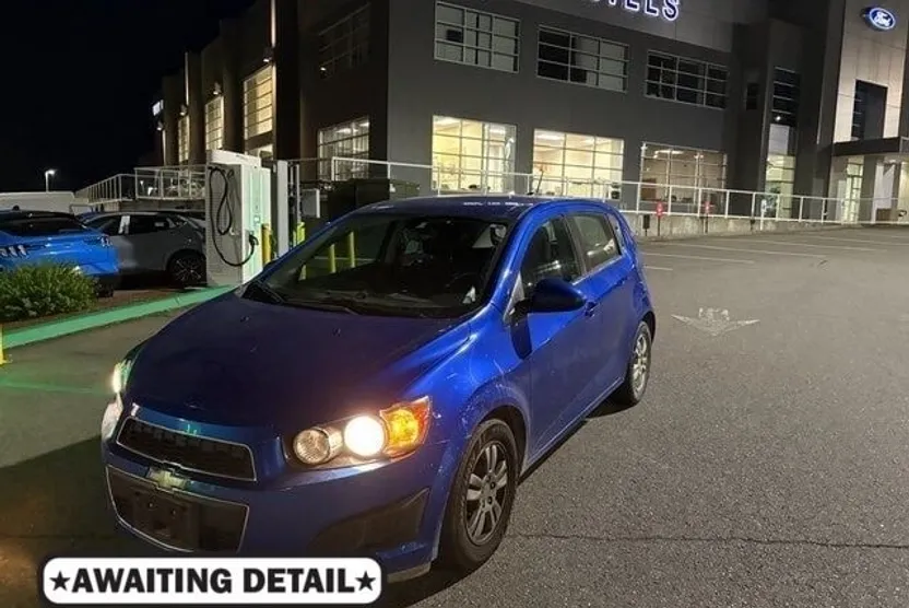 2016 Chevrolet Sonic LT photo 1