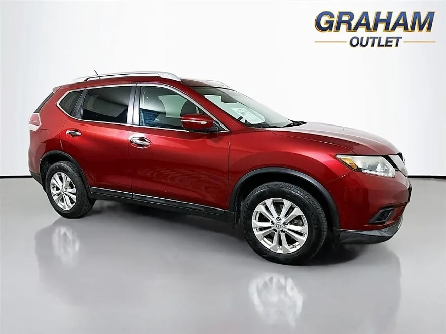 2015 Nissan Rogue SV photo 1