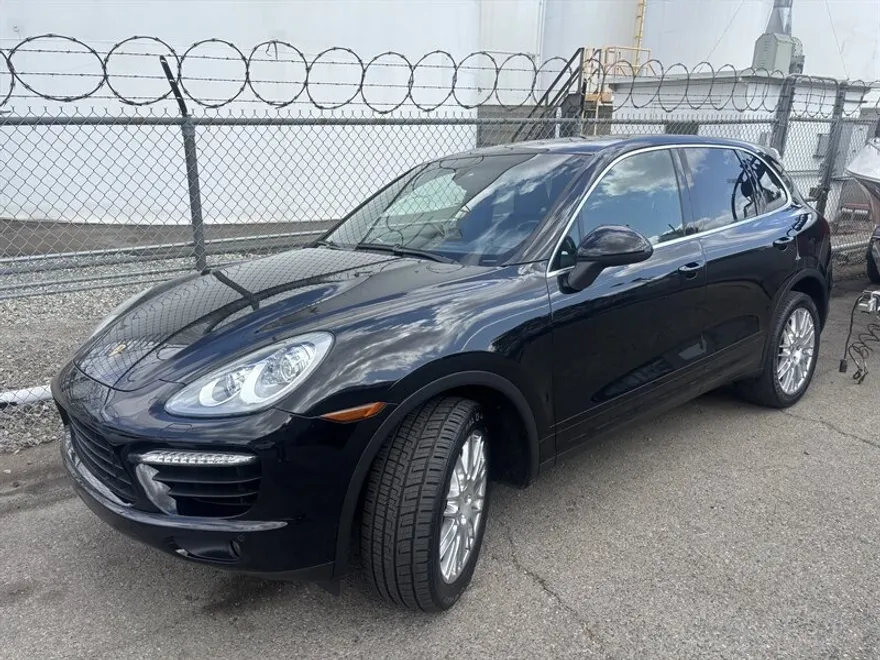 2012 Porsche Cayenne Turbo photo 1