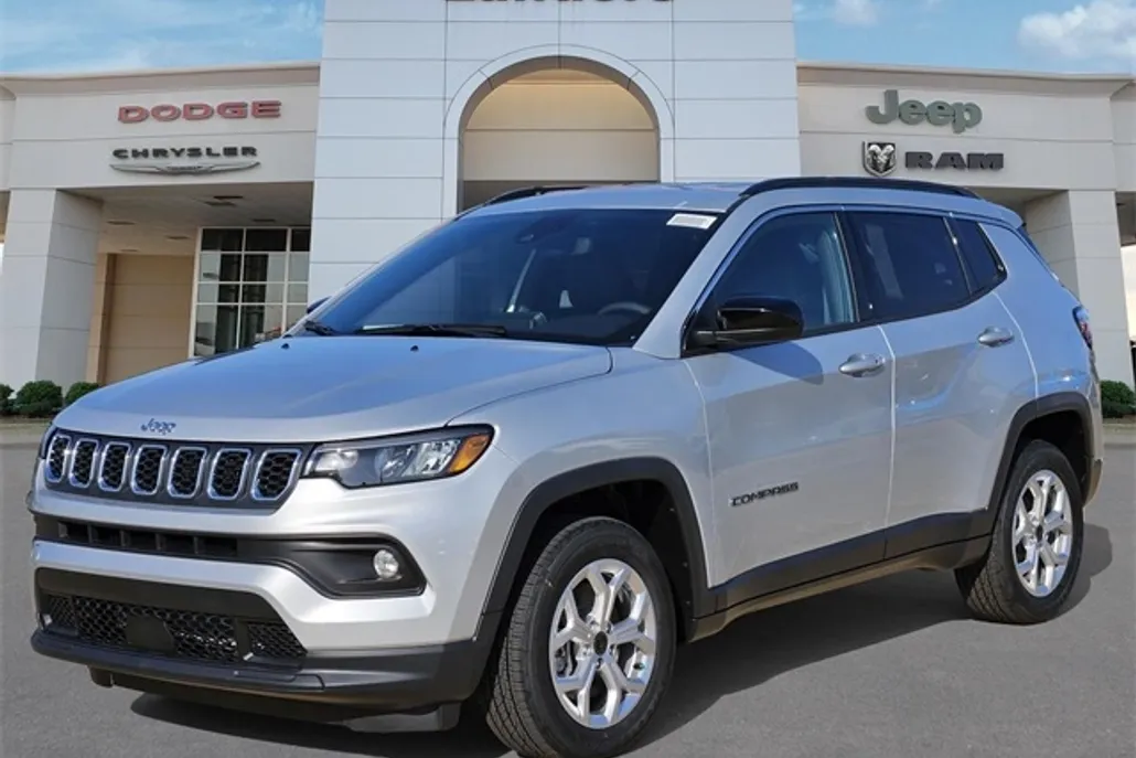 2025 Jeep Compass North Edition Latitude photo 1
