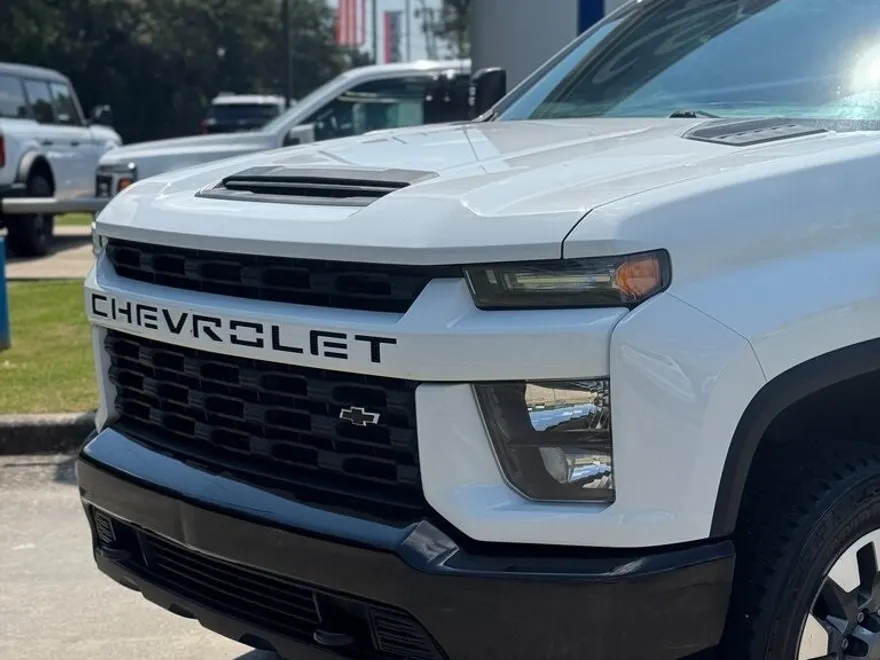 2023 Chevrolet Silverado 2500HD Custom photo 1