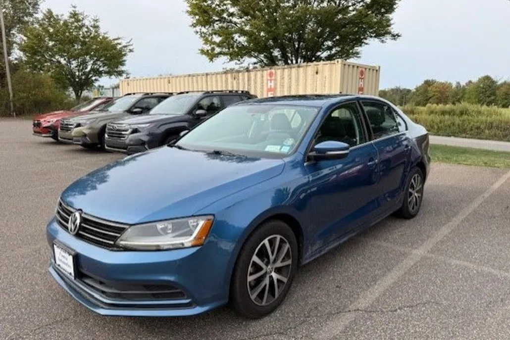 2017 Volkswagen Jetta 1.4T SE photo 1