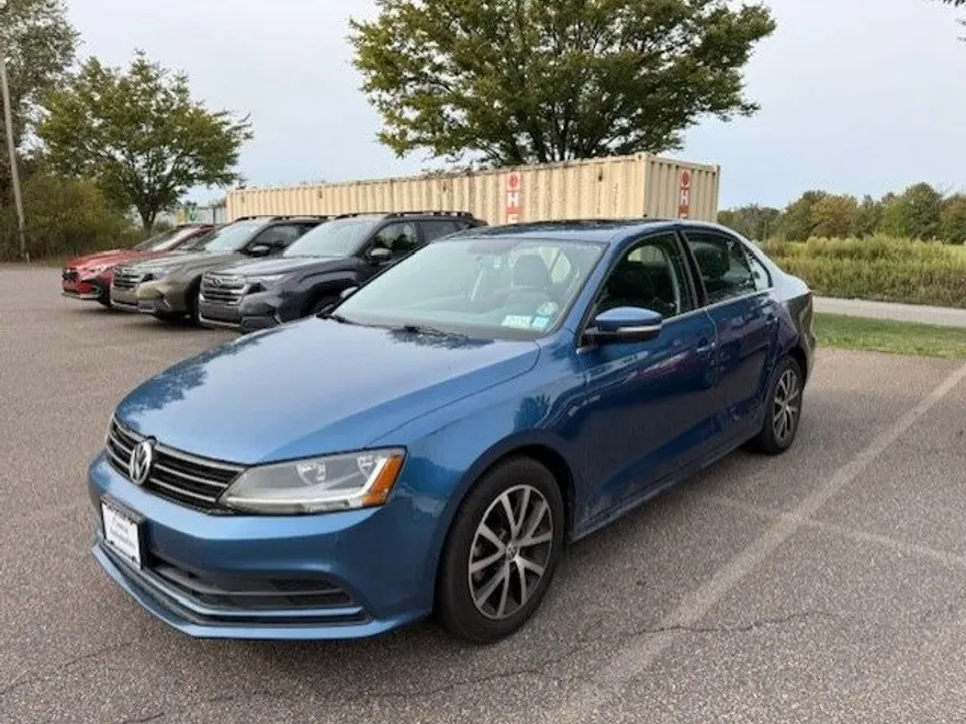 2017 Volkswagen Jetta 1.4T SE photo 1
