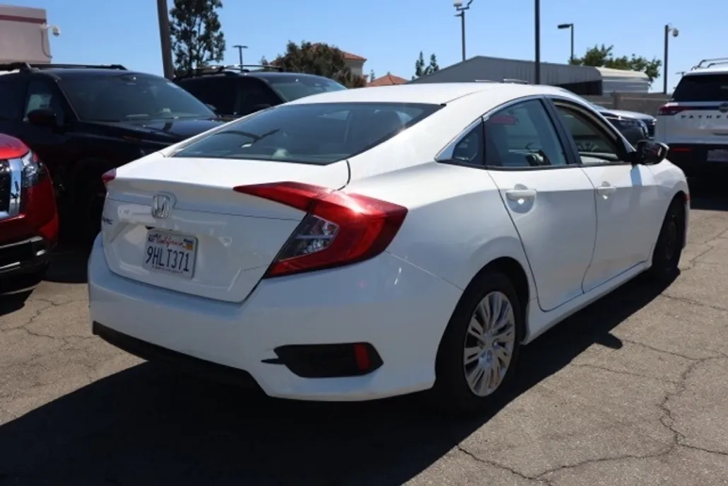 2018 Honda Civic LX photo 1